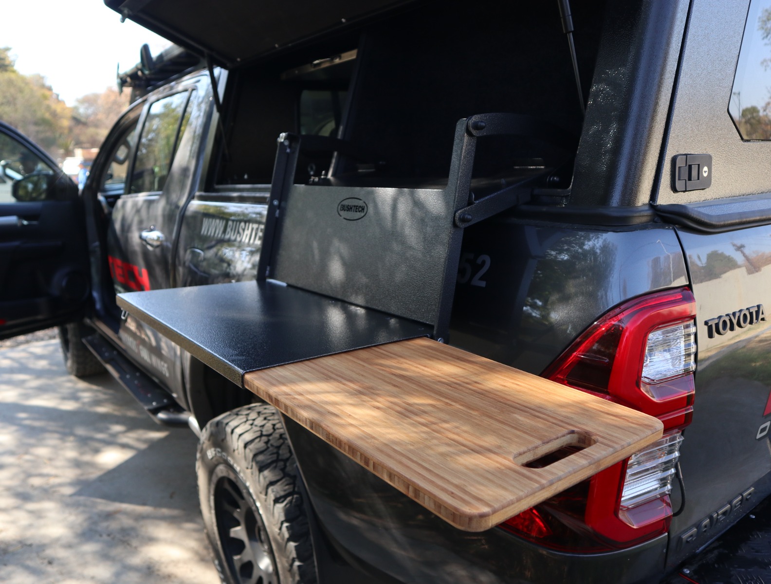 Bushtech Neerklapbare Tafel Zijvak